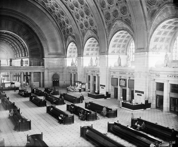 Waiting Area, Union Station, Washington DC, USA, Harris & Ewing, 1936