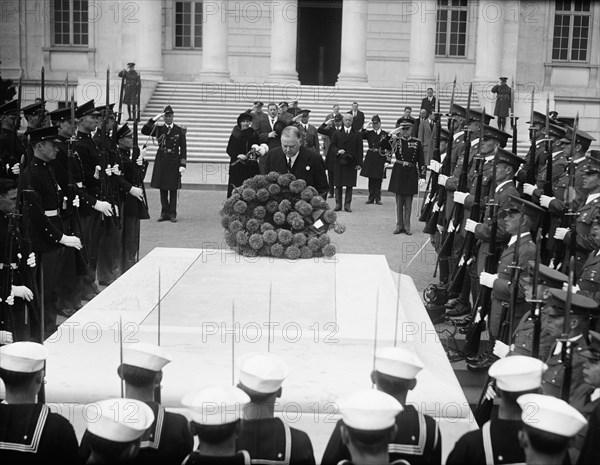 U.S. President Herbert Hoover at Tomb of Unknown Soldier, Arlington National Cemetery, Arlington, Virginia, USA, Harris & Ewing, 1930