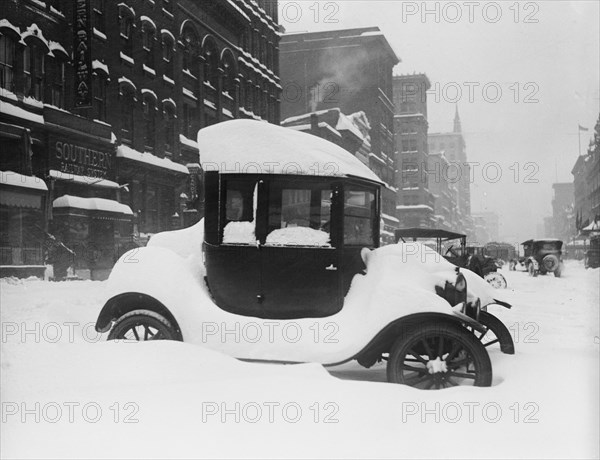 Automobile Covered in Snow, Washington DC, USA, Harris & Ewing, 1922