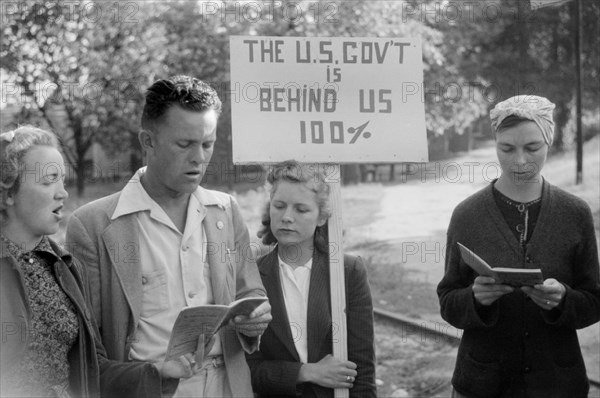 Pickets Outside Textile Mill, Greensboro, Green County, Georgia, USA, Jack Delano for Farm Security Administration, May 1941