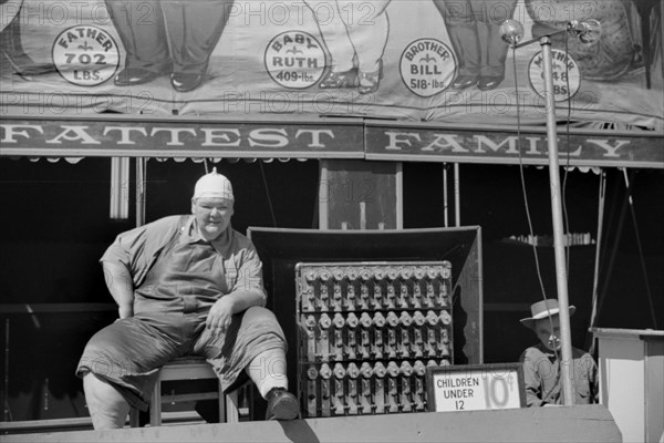 Sideshow at Fair, Rutland, Vermont, USA, Jack Delano for Farm Security Administration, September 1941