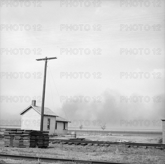 Approaching Dust Storm, Randall County, Texas, USA, Arthur Rothstein for Farm Security Administration, April 1936