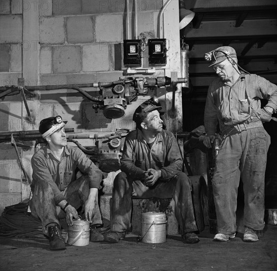 Miners Having Lunch in Machine Shop, Montour No. 4 Mine of Pittsburgh Coal Company, Pittsburgh, Pennsylvania, USA, John Collier for Office of War Information, November 1942