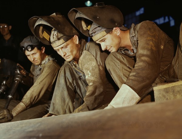 Welders Making Boilers for Ship, Chattanooga, Tennessee, USA, Alfred T. Palmer for Office of War Information, June 1942