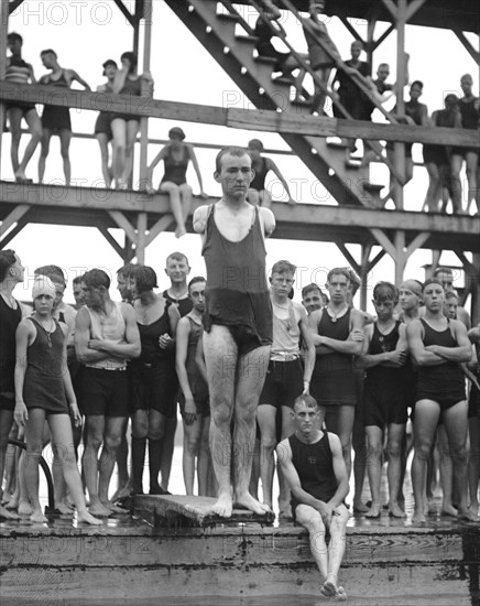 Armless Diver, John Uslee, Washington DC, USA, National Photo Company, July 1922