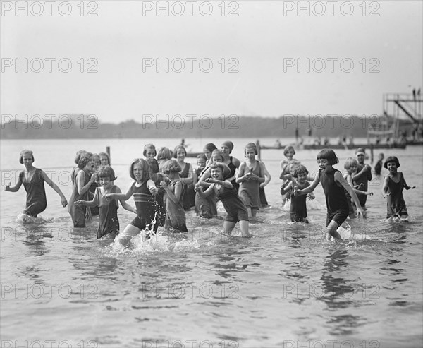 Orphans at Tidal Basin, Washington DC, USA, National Photo Company, August 1924