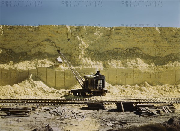 Vat of Sulphur and Crane, Freeport Sulphur Company, Hoskins Mound, Texas, USA, John Vachon for Office of War Information, May 1943