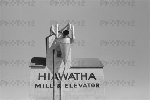 Grain Elevator, Minneapolis, Minnesota, USA, John Vachon for Farm Security Administration, September 1939