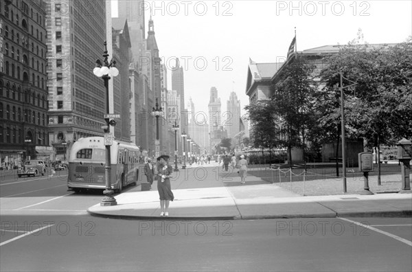 Michigan Avenue, Chicago, Illinois, USA, John Vachon for Farm Security Administration, July 1940