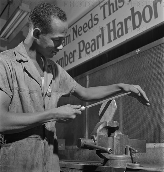 Bench Worker Receiving Training in Machine Shop Practice, National Youth Administration Work Center, Brooklyn, New York, USA, Fritz Henle for Office of War Information, August 1942