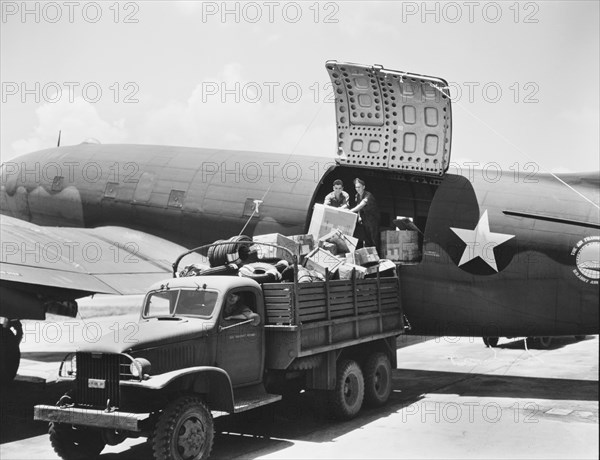 U.S. Army Air Transport Command Airplane Being Loaded, David Eisendrath for Office of War Information, 1943