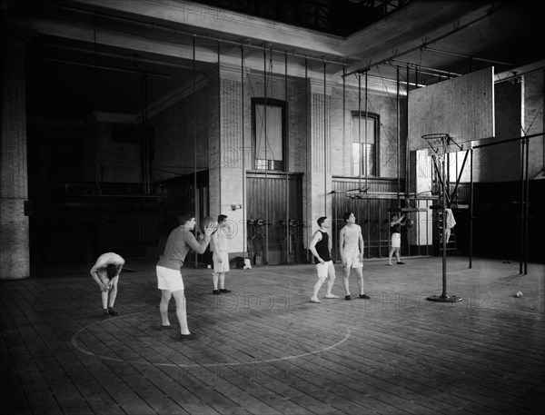 Basketball, Columbia University, New York City, New York, USA, Bain News Service, 1908