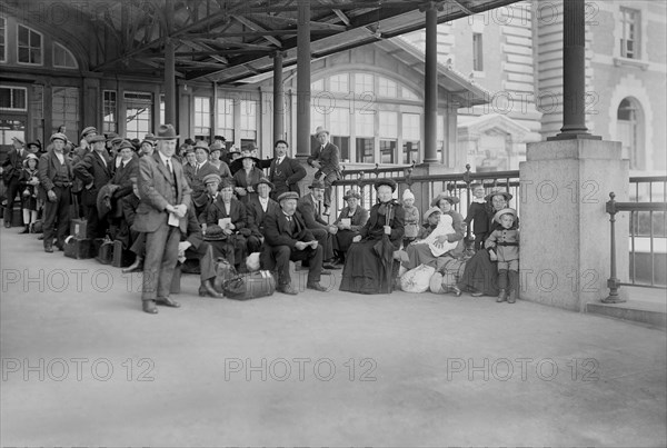 Arrival of Immigrants Awaiting Examination, Ellis Island, New York City, New York, USA, Bain News Service, 1920