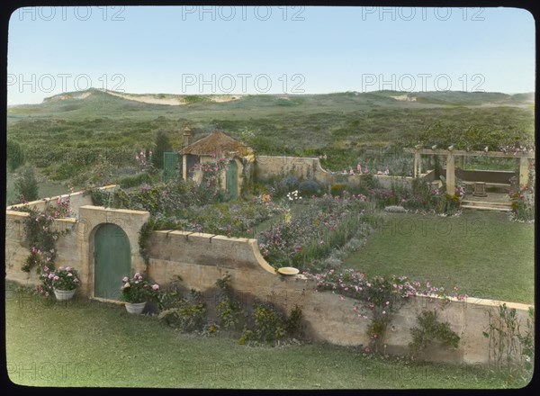 Garden and Trellis with View to Sand Dunes, Robert Carmer Hill house, "Grey Gardens", Lily Pond Lane, East Hampton, New York, USA, by Frances Benjamin Johnson, 1914