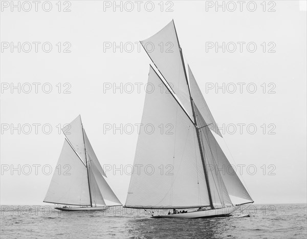 Reliance and Shamrock III, Start of America's Cup Race, Detroit Publishing Company, New York City Harbor, New York, USA, August 1903