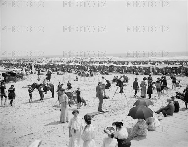 Beach Crowd, Atlantic City, New Jersey, USA, Detroit Publishing Company, 1900