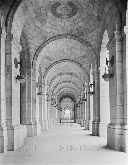 Corridor, Union Station, Washington DC, USA, Detroit Publishing Company, 1910