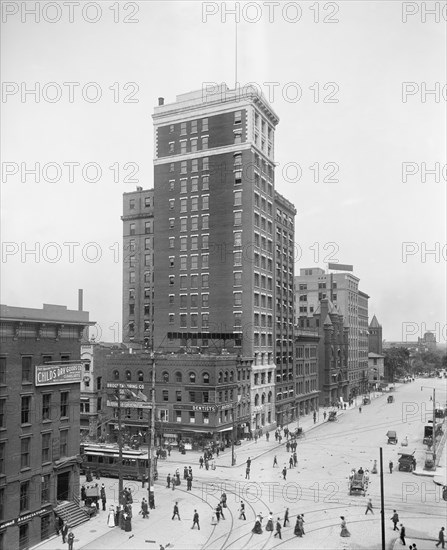 High and Broad Streets, Columbus, Ohio, USA, Detroit Publishing Company, 1905