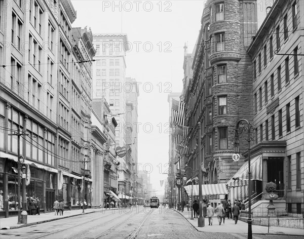 Fourth Street East from Race Street, Cincinnati, Ohio, USA, Detroit Publishing Company, 1910