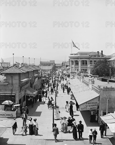 Crowd at Midway, Long Beach, California, USA, Detroit Publishing Company, 1910