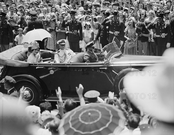 Queen Elizabeth in Automobile, Washington DC, USA, Harris & Ewing, June 1939