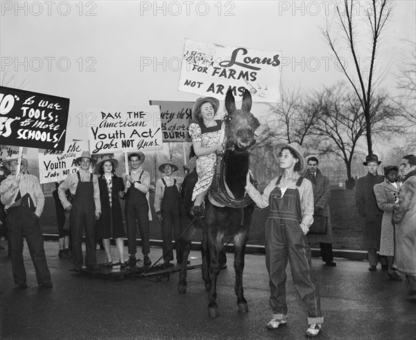 War Protesters, Washington DC, USA, Harris & Ewing, 1940