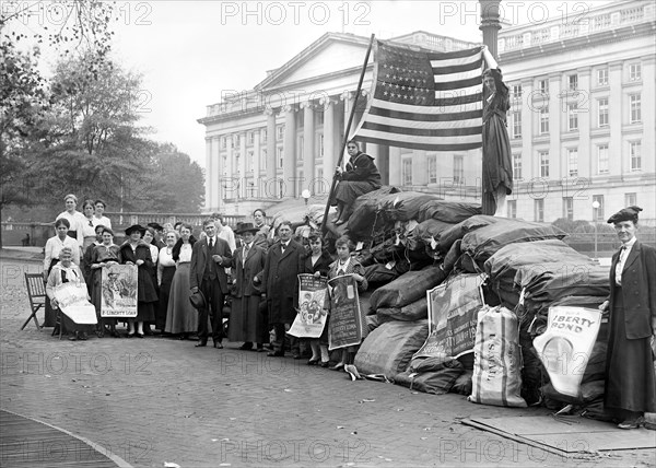 Group of People with Mail Bags Filled with Liberty Bonds in Support of Raising Funds for U.S. Involvement in World War I, Washington DC, USA, Harris & Ewing, 1917