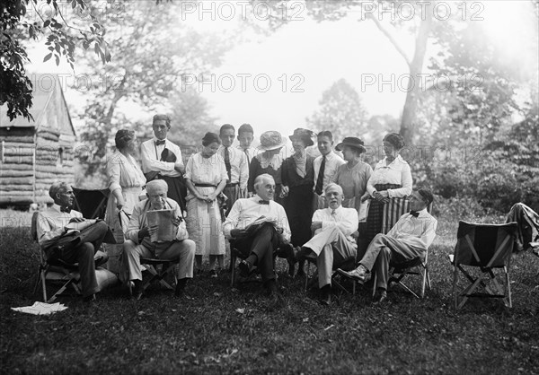 Henry Ford, Thomas Edison, U.S. President Warren Harding Harvey Firestone with Families, Portrait while Sitting at Campsite, Maryland, USA, Harris & Ewing, 1921