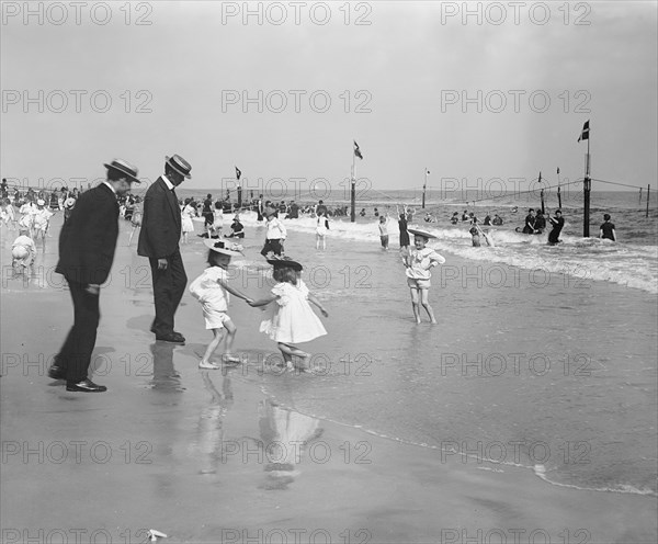 Beachgoers, Rockaway, New York, USA, Detroit Publishing Company, 1901