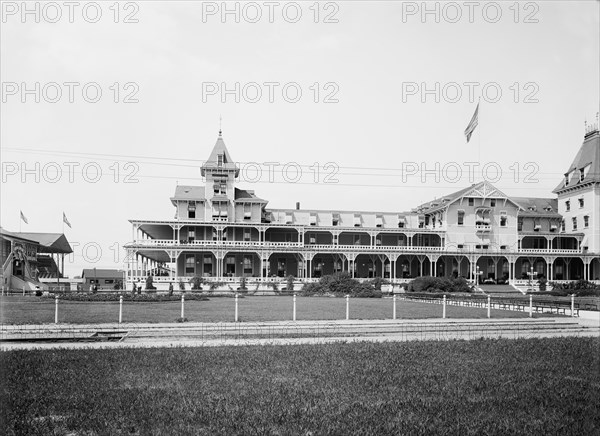 Hotel, Brighton Beach, New York, USA, Detroit Publishing Company, 1901