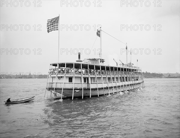 St. John's Guild, Floating Hospital for Children, New York City, New York, USA, Detroit Publishing Company, 1903