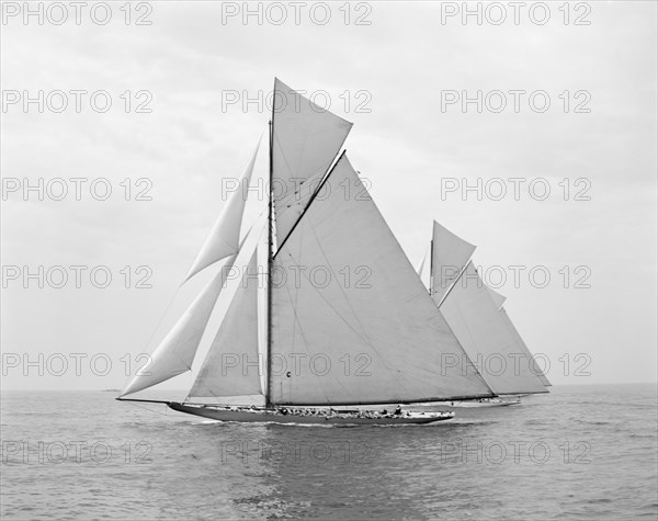 Yachts Constitution and Independence, 3 minutes after Start, America's Cup Defender Selection Series, New York City, New York, USA, Detroit Publishing Company, July 8, 1901