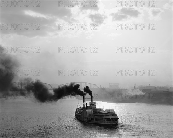 Side-wheeler Steamboat on Ohio River at Sunset, Cincinnati, Ohio, USA, Detroit Publishing Company, 1900