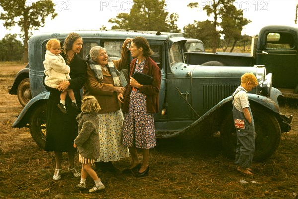 Friends Meeting at Town Fair, Pie Town, New Mexico, USA, Russell Lee for Farm Security Administration - Office of War Information, October 1940