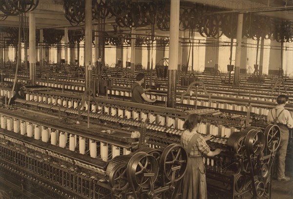 Flint Cotton Mill, Fall River, Massachusetts, USA, Lewis Hine for National Child Labor Committee, January 1912