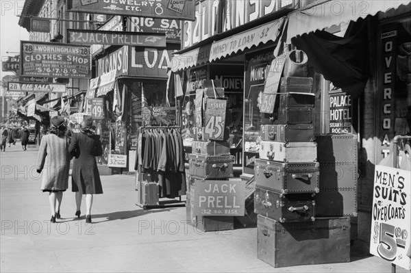 Pawnshops and Secondhand Stores, Gateway District, Minneapolis, Minnesota, USA, John Vachon for Farm Security Administration, September 1939