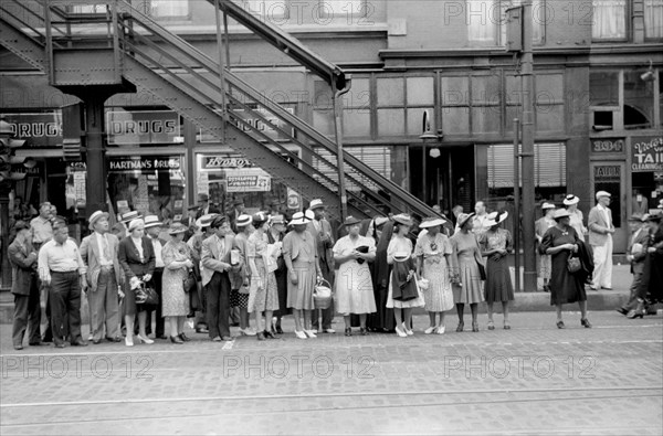 Waiting for Streetcar, Chicago, Illinois, USA, John Vachon for Farm Security Administration July 1940