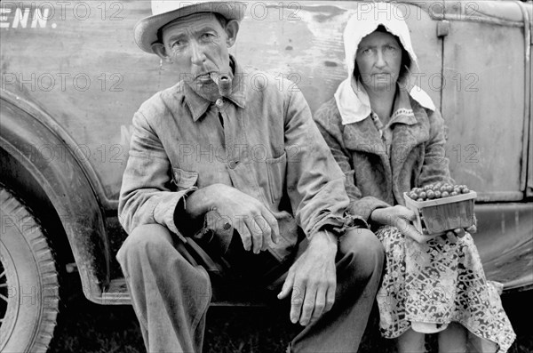 Migrant Fruit Workers from Arkansas, Berrien County, Michigan, USA, John Vachon for Farm Security Administration July 1940