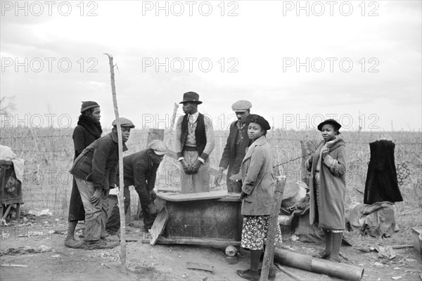 Evicted Sharecroppers Along Highway 60, New Madrid County, Missouri, USA, Arthur Rothstein for Farm Security Administration, January 1939