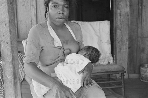 Sharecropper's Wife Breastfeeding Child, Little Rock, Arkansas, USA, Ben Shahn for U.S. Resettlement Administration, October 1935