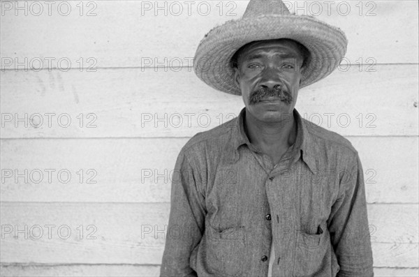 Sharecropper, Waist-Up Portrait, Ozark Mountains, Arkansas, USA, Ben Shahn for U.S. Resettlement Administration, October 1935