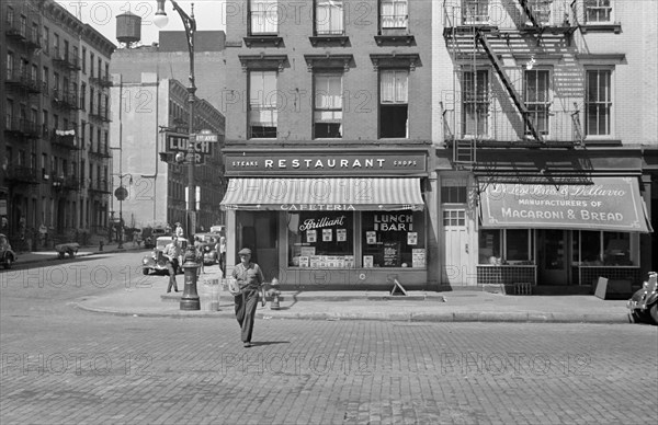 Street Scene, First Avenue and East 61st Street, New York City, New York, USA, Walker Evans for FSA/OWI, July 1938