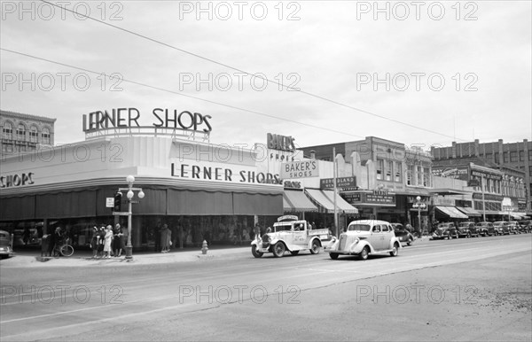 Street Scene, Phoenix, Arizona, USA, Russell Lee, Farm Security Administration, May 1940