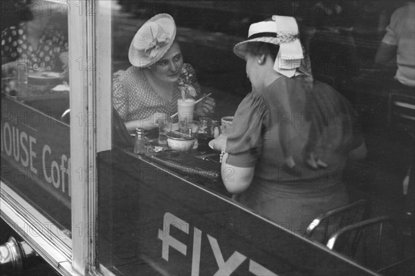 Coffee Shop, Chicago, Illinois, John Vachon, Farm Security Administration, July 1941