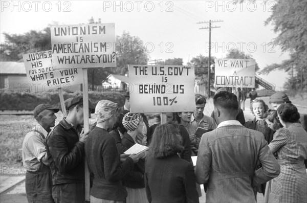 Pickets outside Textile Mill, Greensboro, Georgia, USA, Jack Delano, Farm Security Administration, May 1941