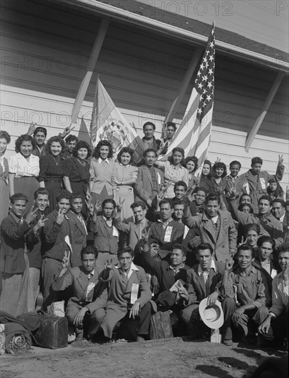 Mexican Agricultural Laborers Arriving by Train to Help Harvest Beets, Near Stockton California, Marjorie Collins for Office of War Information, May 1943