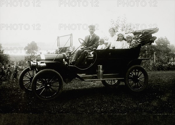 Two Adults and Three Children in Ford Model T Car, USA, 1913