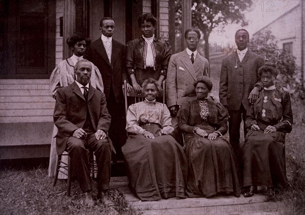 Family Portrait in Front of House, Milwaukee, Wisconsin, USA, 1910