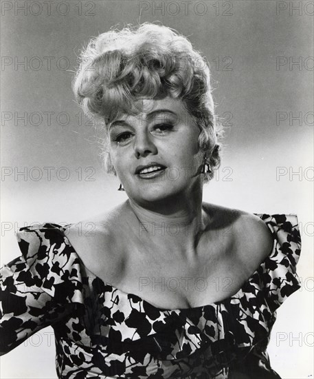 Shelley Winters on-set of the Film, A Patch of Blue, 1965