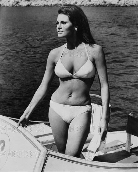 Raquel Welch, On-set of the Film, Fathom, 1967